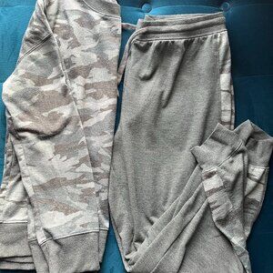 Splendid Super-soft Green Camo Crewneck Pullover Sweatshirt & Sweats set M